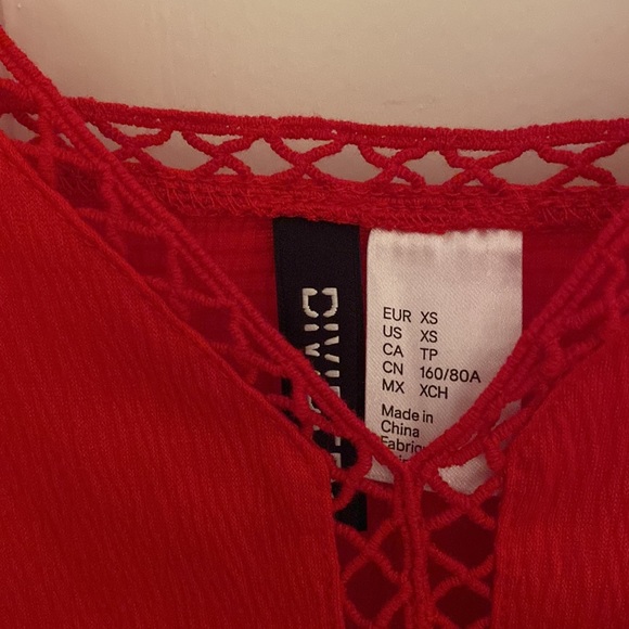 H&M red tank with cut out details - Picture 3 of 3
